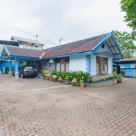 Reddoorz Syariah At Jl Pangeran Hidayatullah Cianjur Hotel Ngoại thất bức ảnh