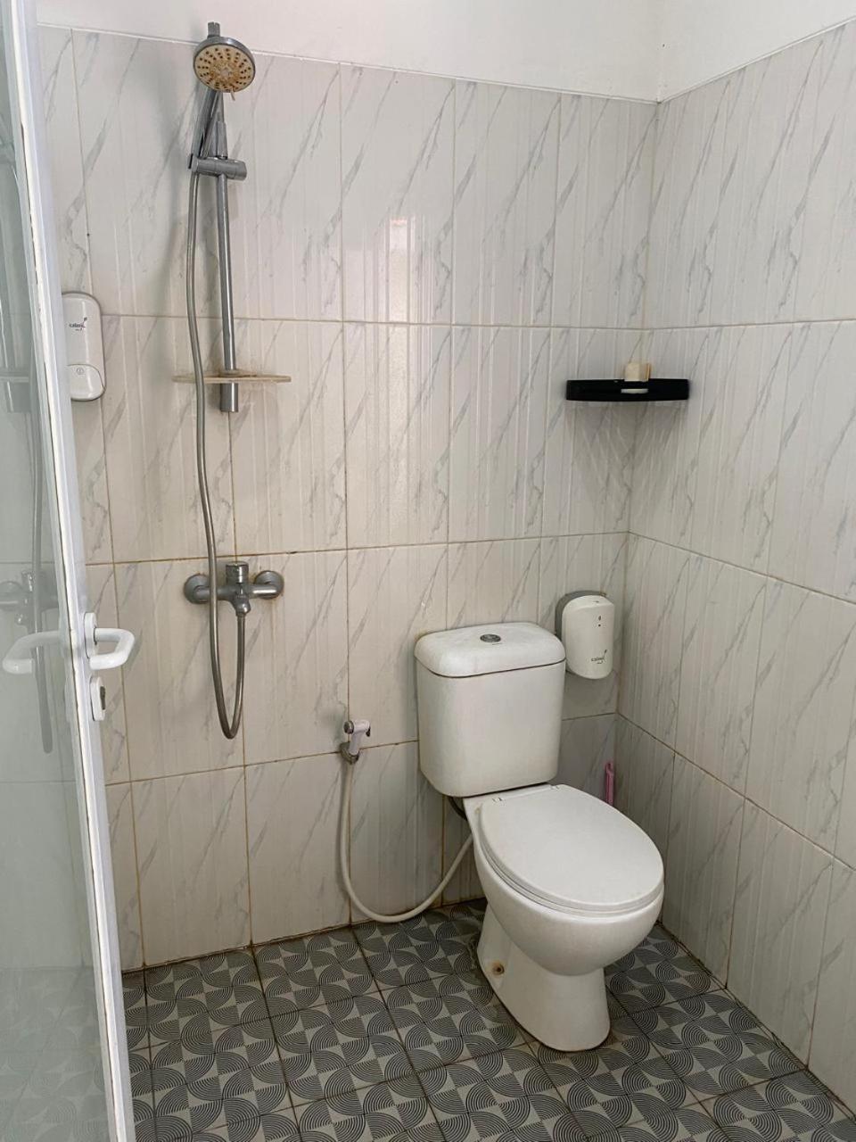 Reddoorz Syariah At Jl Pangeran Hidayatullah Cianjur Hotel Ngoại thất bức ảnh