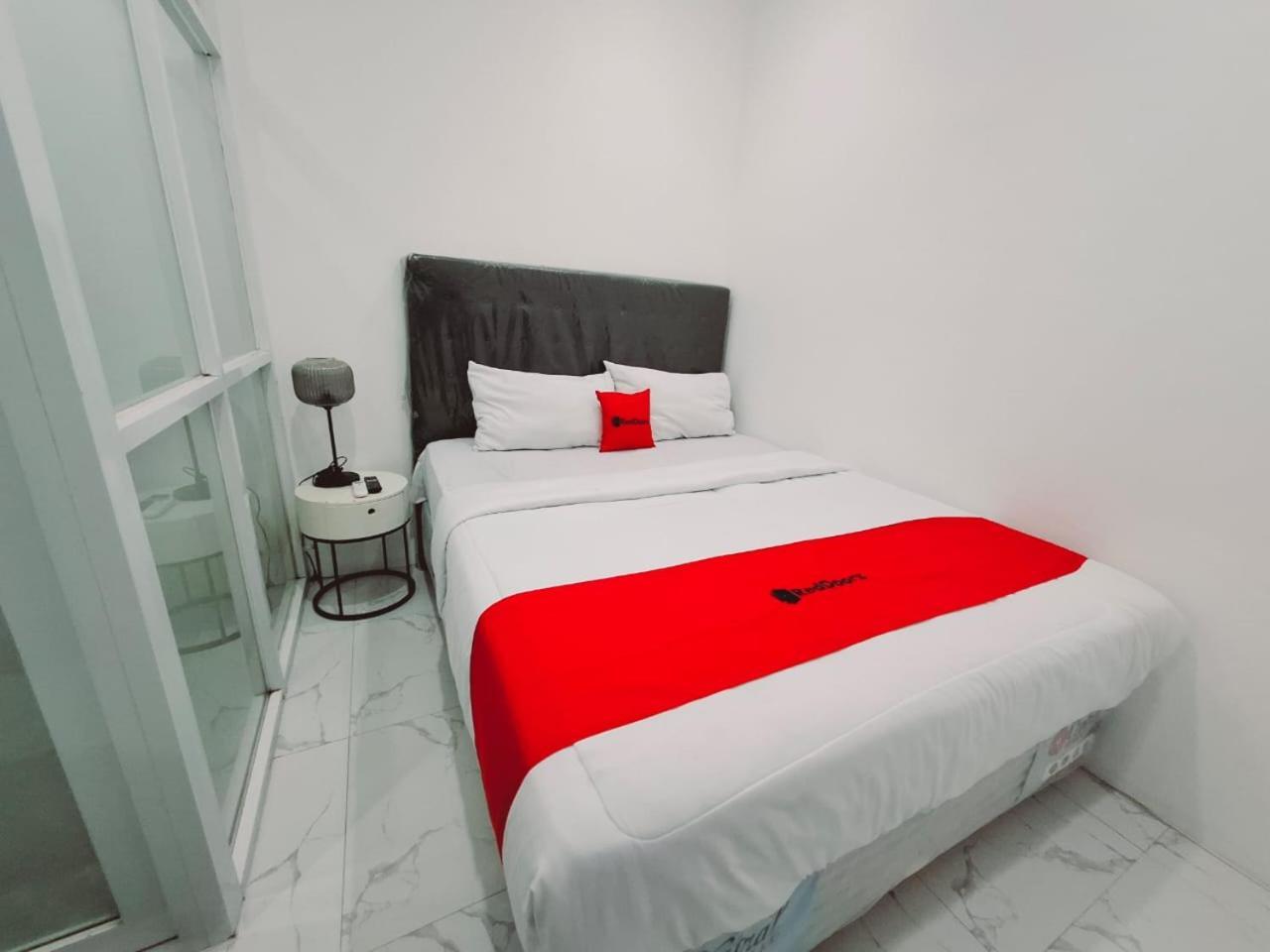 Reddoorz Syariah At Jl Pangeran Hidayatullah Cianjur Hotel Ngoại thất bức ảnh